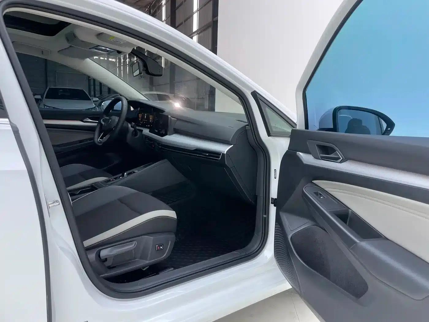 2023 Golf 280TSI DSG Pro — миниатюра 28