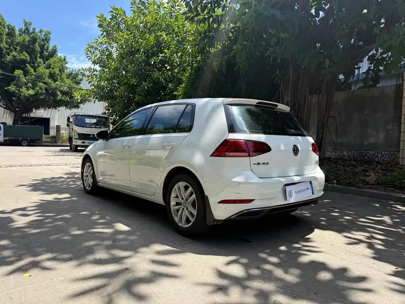 2018 Golf 230TSI Automatic Comfort — миниатюра 16