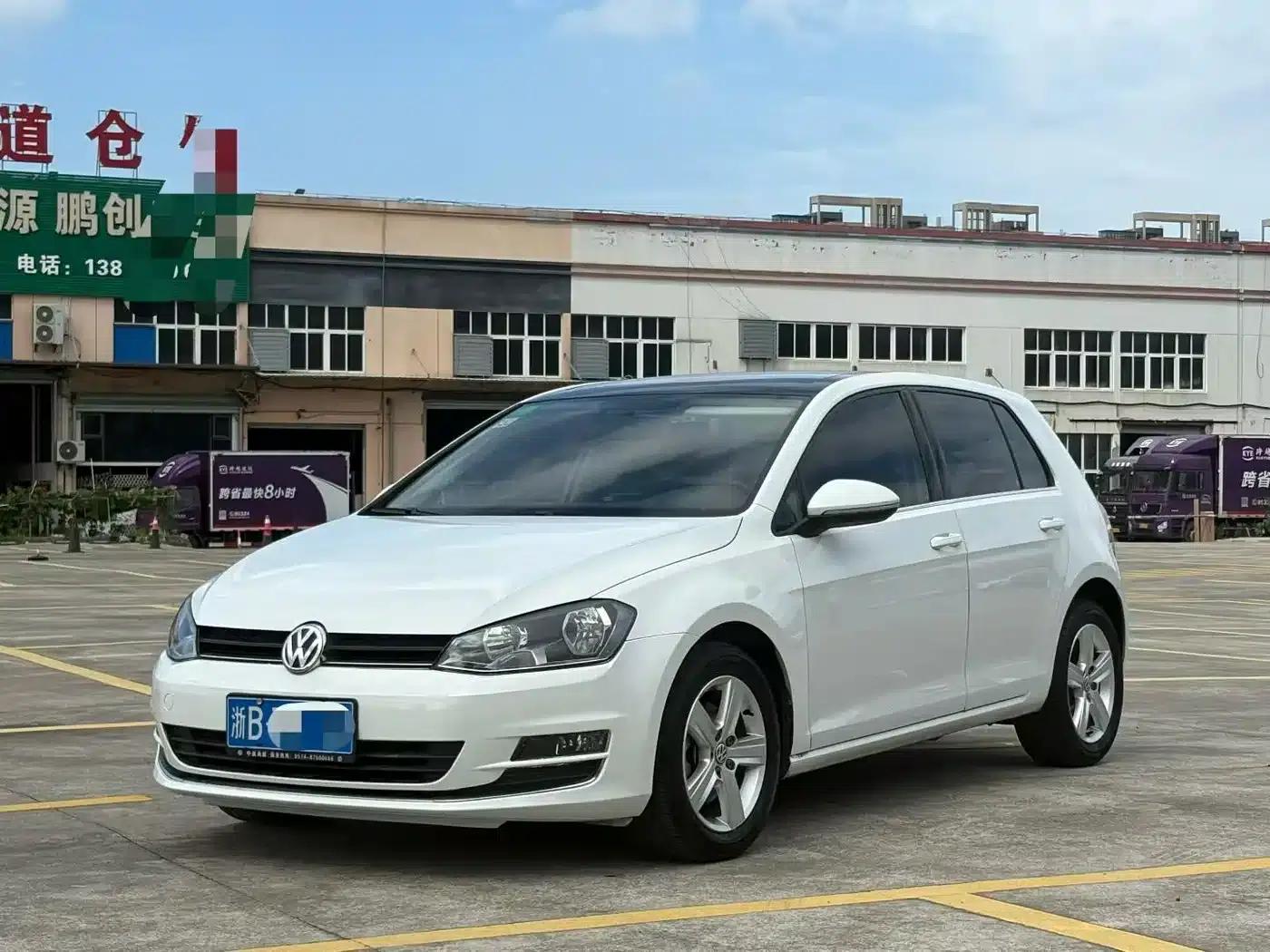 2015 Golf 1.6L Automatic Comfort — миниатюра 1