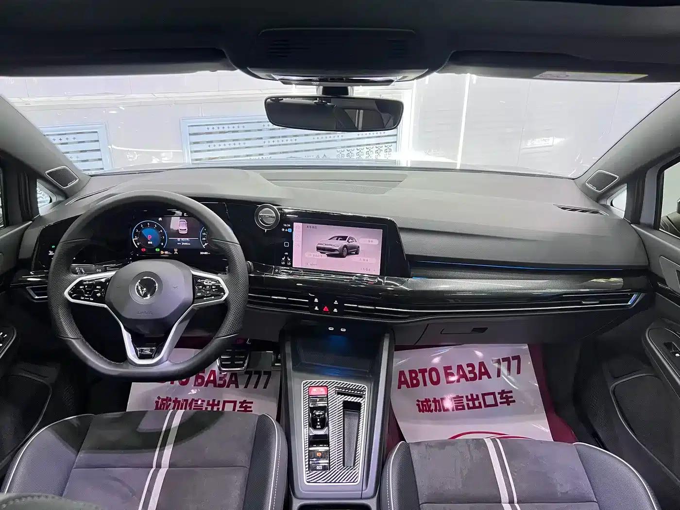 2023 Golf 280TSI DSG R-Line Lite — миниатюра 11