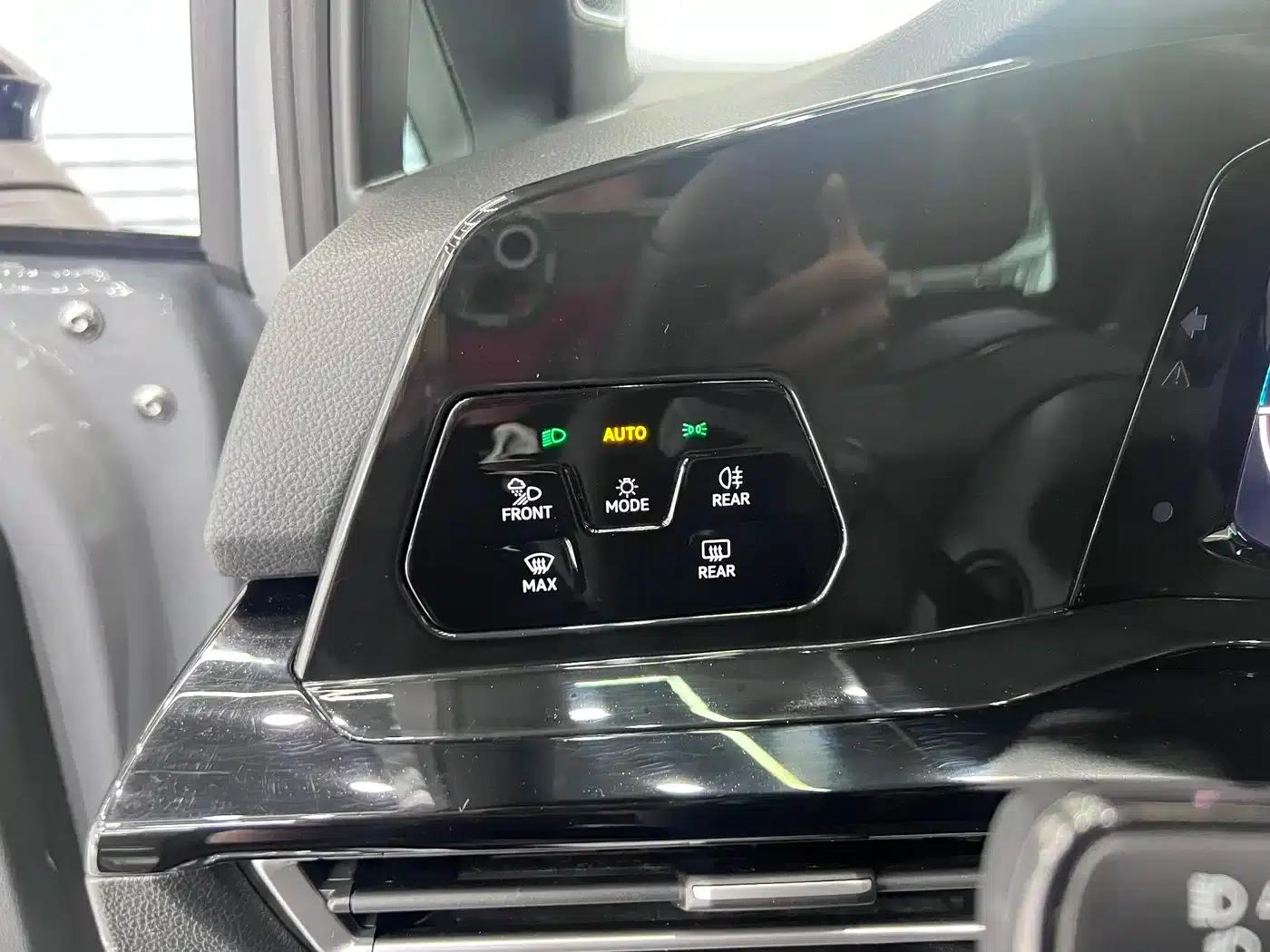 2023 Golf 280TSI DSG R-Line Lite — миниатюра 12