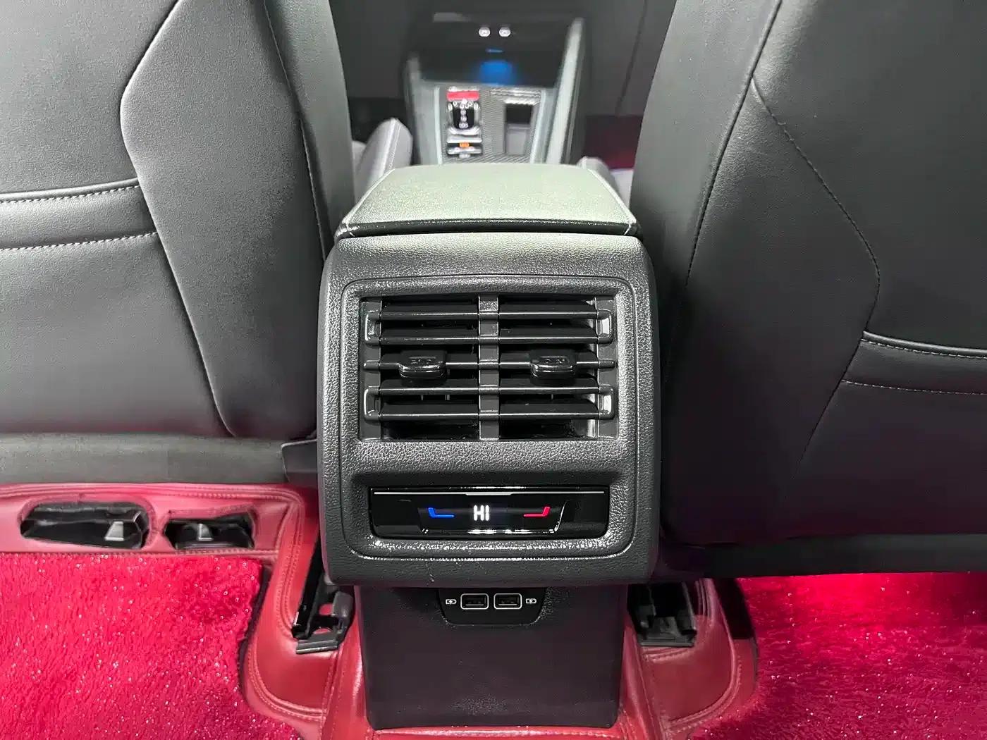2023 Golf 280TSI DSG R-Line Lite — миниатюра 14