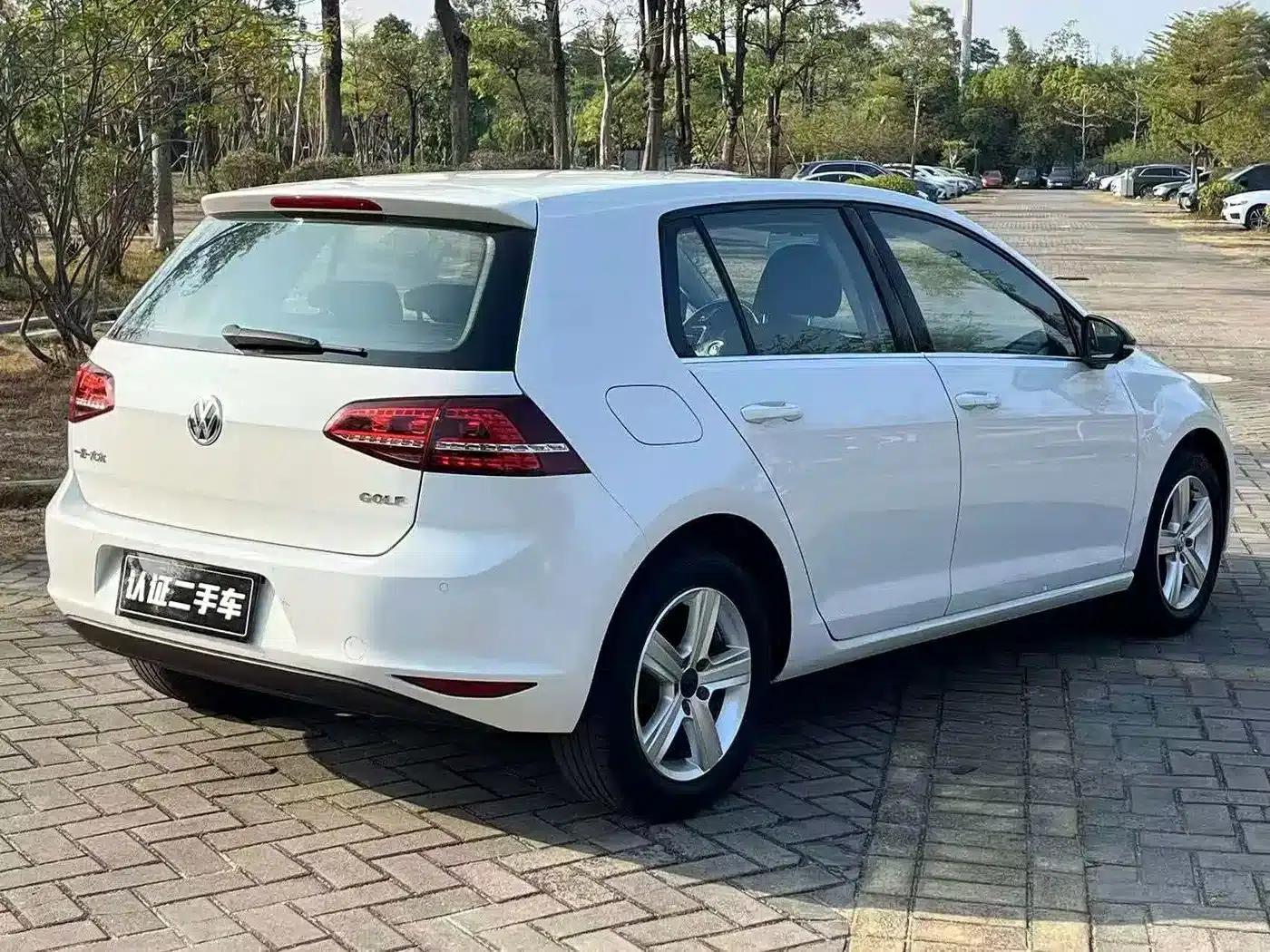 2017 Golf 1.6L Automatic Comfort Millionth Unit Commemorative Edition — миниатюра 4