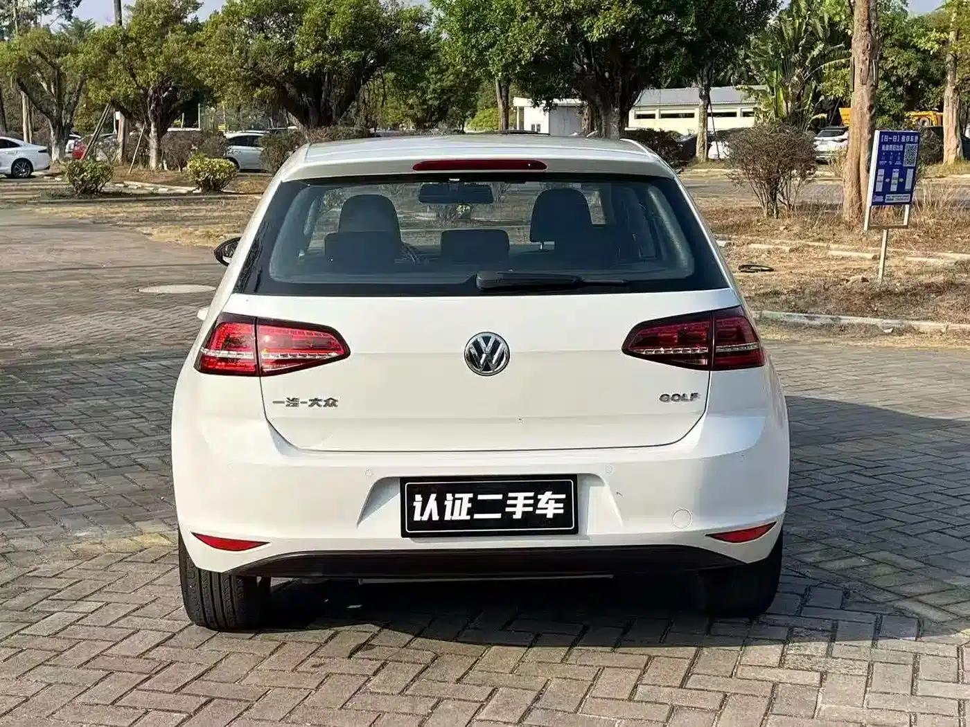 2017 Golf 1.6L Automatic Comfort Millionth Unit Commemorative Edition — миниатюра 5