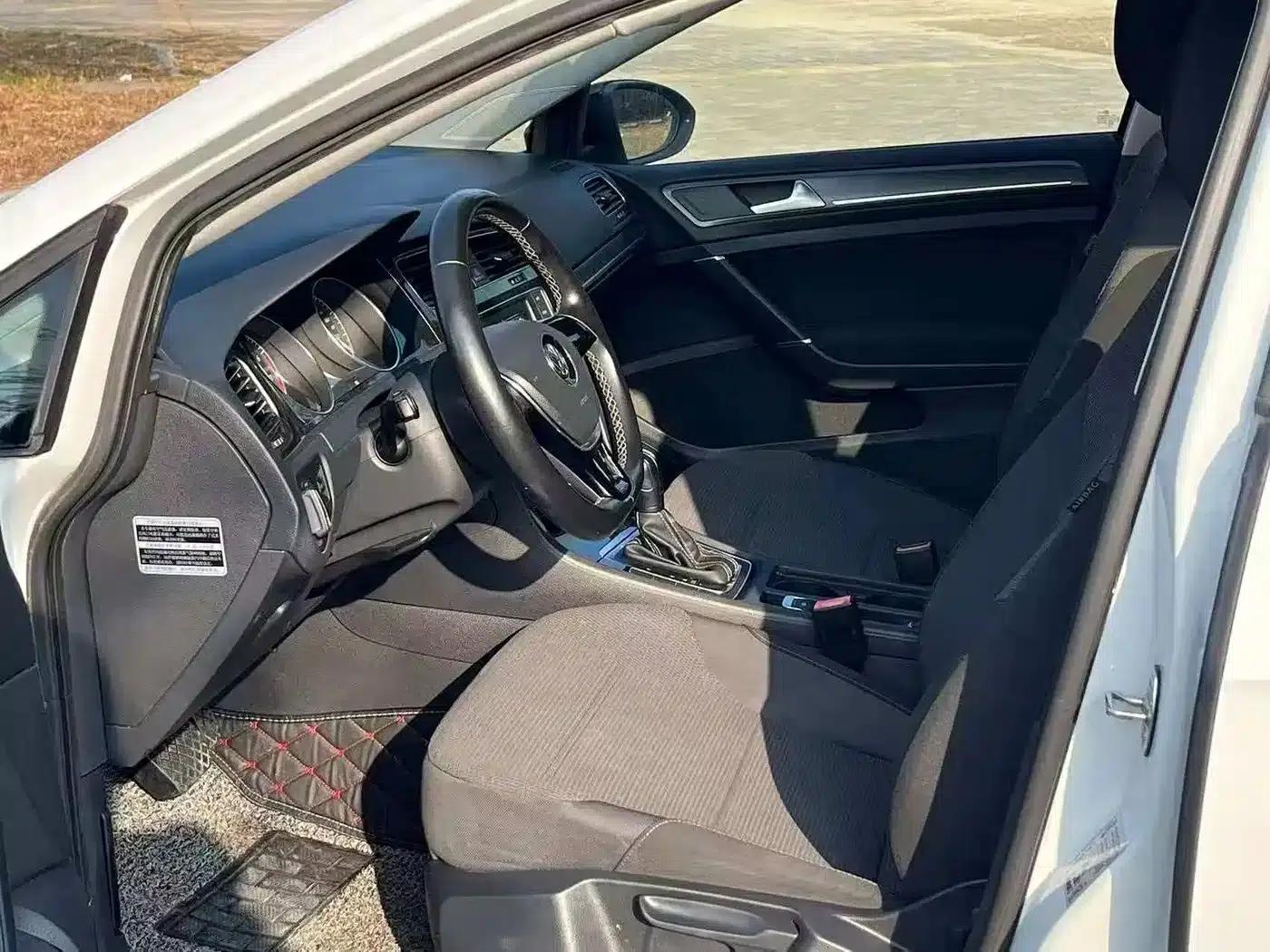 2017 Golf 1.6L Automatic Comfort Millionth Unit Commemorative Edition — миниатюра 9