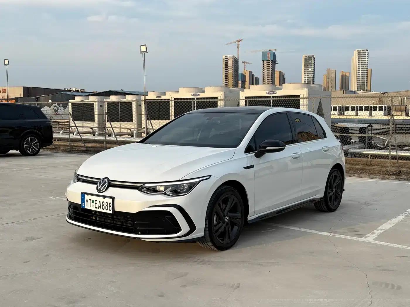 2023 Golf 280TSI DSG R-Line Lite — миниатюра 1