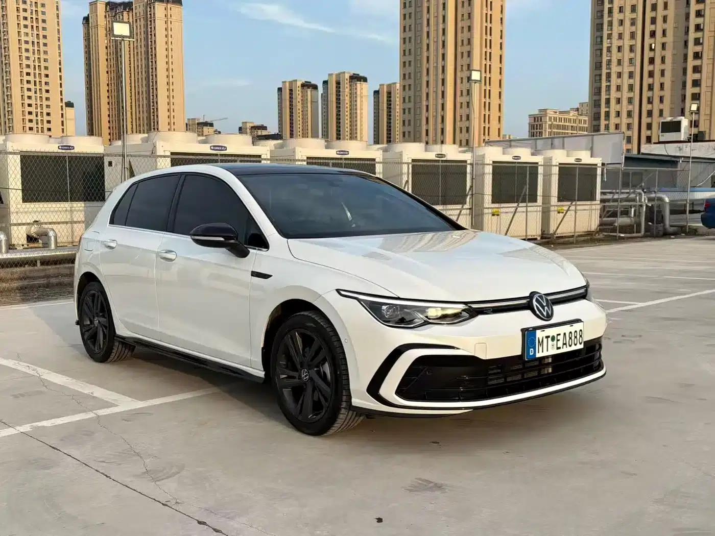 2023 Golf 280TSI DSG R-Line Lite — миниатюра 3