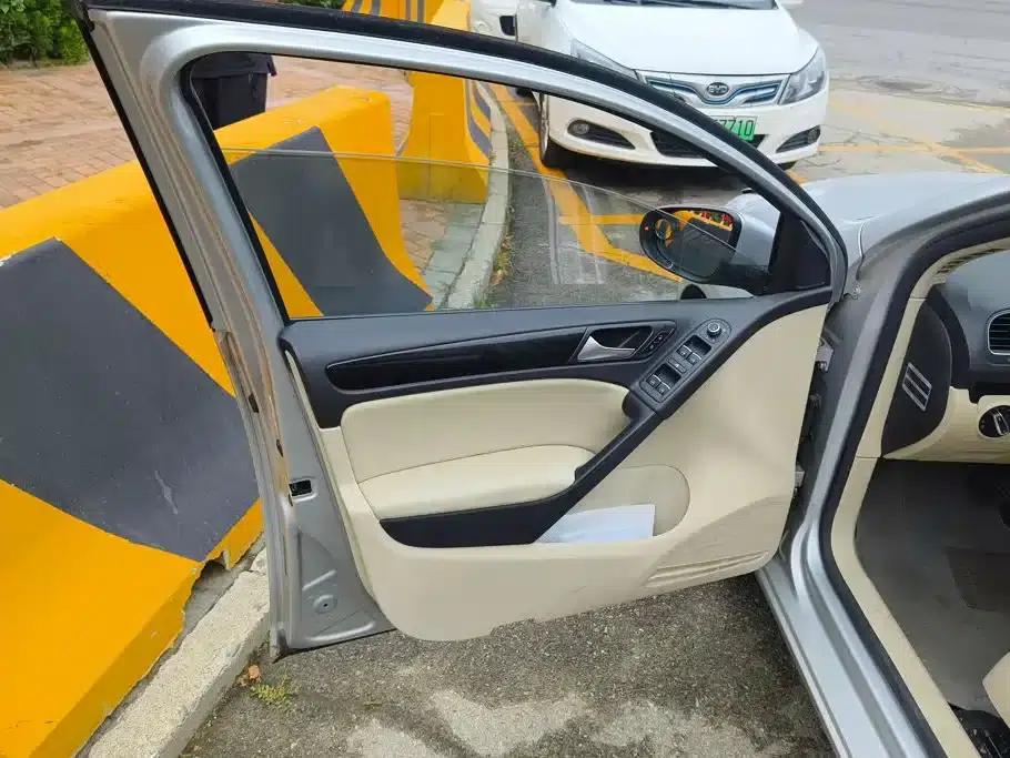 2012 Golf 1.6 Automatic Comfort — миниатюра 6