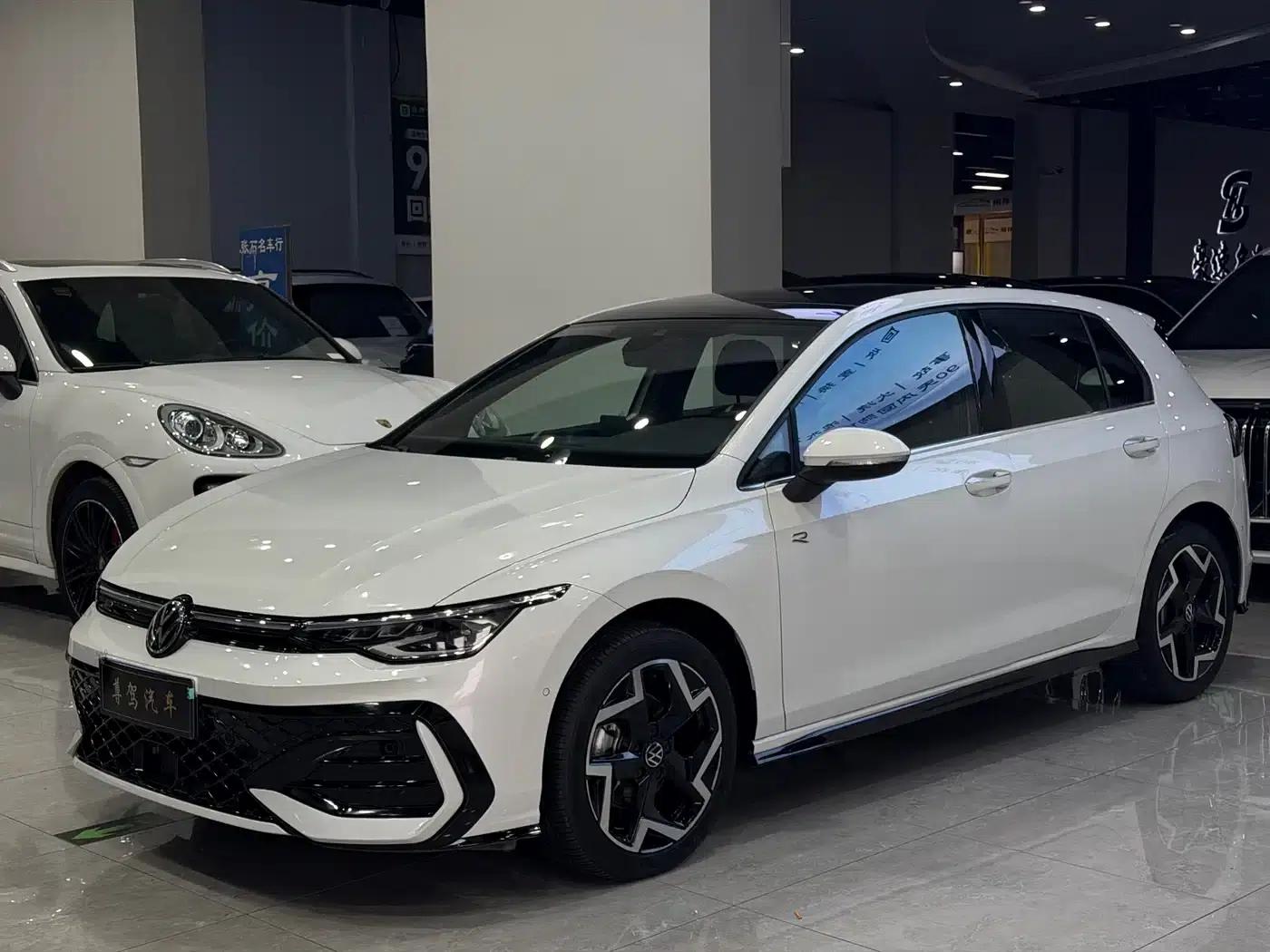 2025 Golf Facelift 300TSI R-Line — миниатюра 1