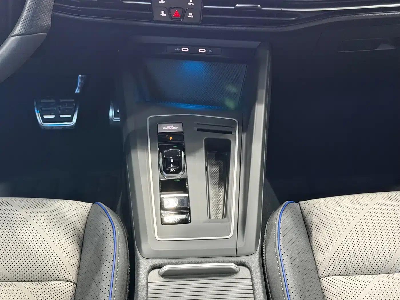 2025 Golf Facelift 300TSI R-Line — миниатюра 21