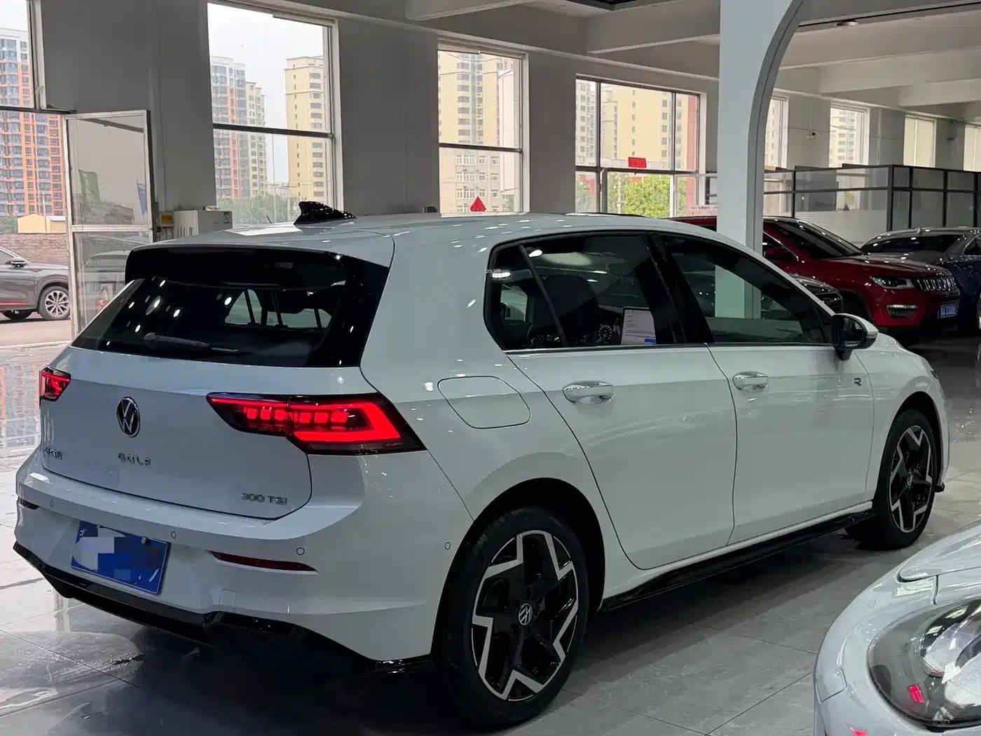 2025 Golf Facelift 300TSI R-Line — миниатюра 6