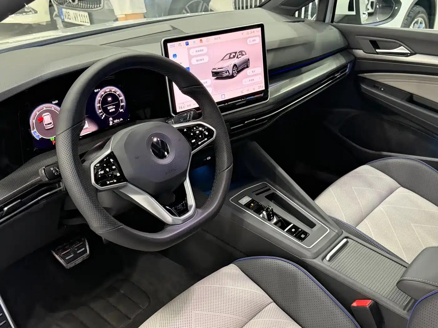 2025 Golf Facelift 300TSI R-Line — миниатюра 7