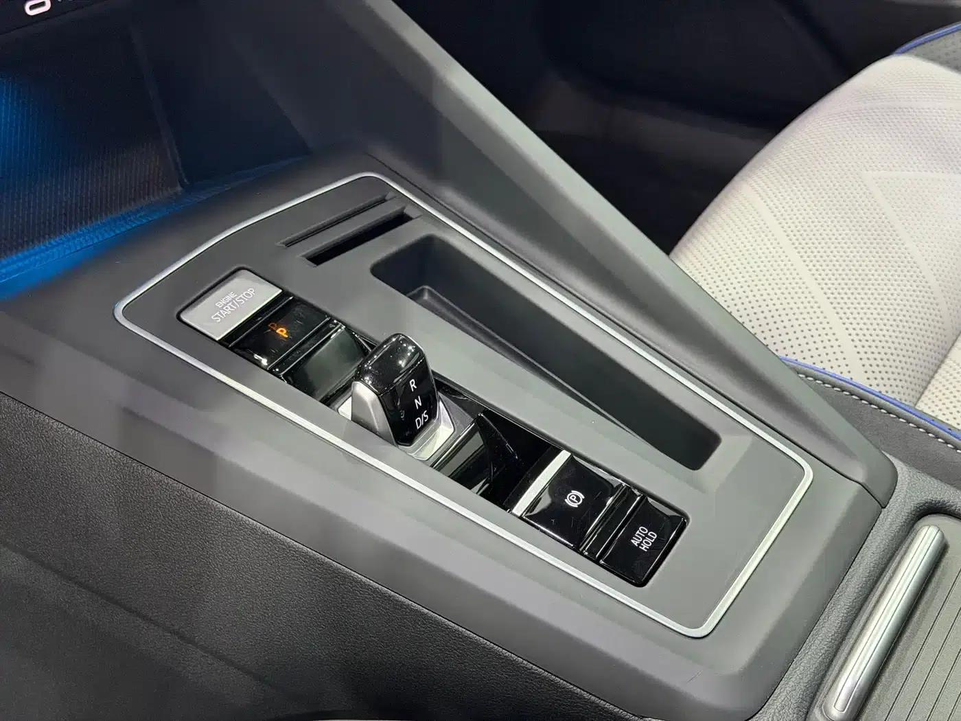2025 Golf Facelift 300TSI R-Line — миниатюра 8