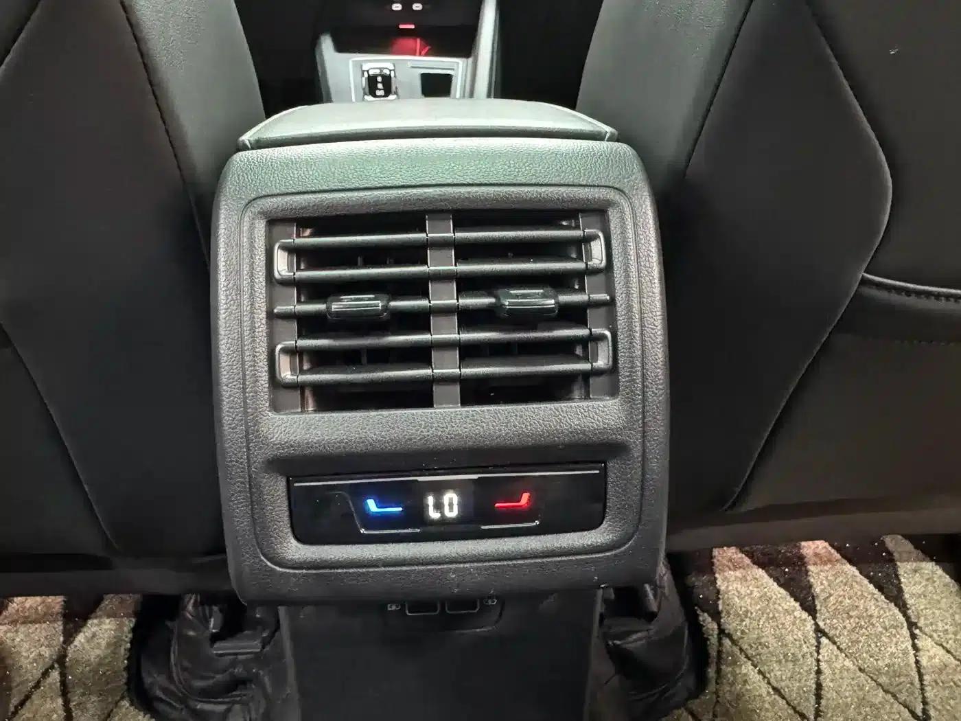 2023 Golf 280TSI DSG R-Line Lite — миниатюра 13