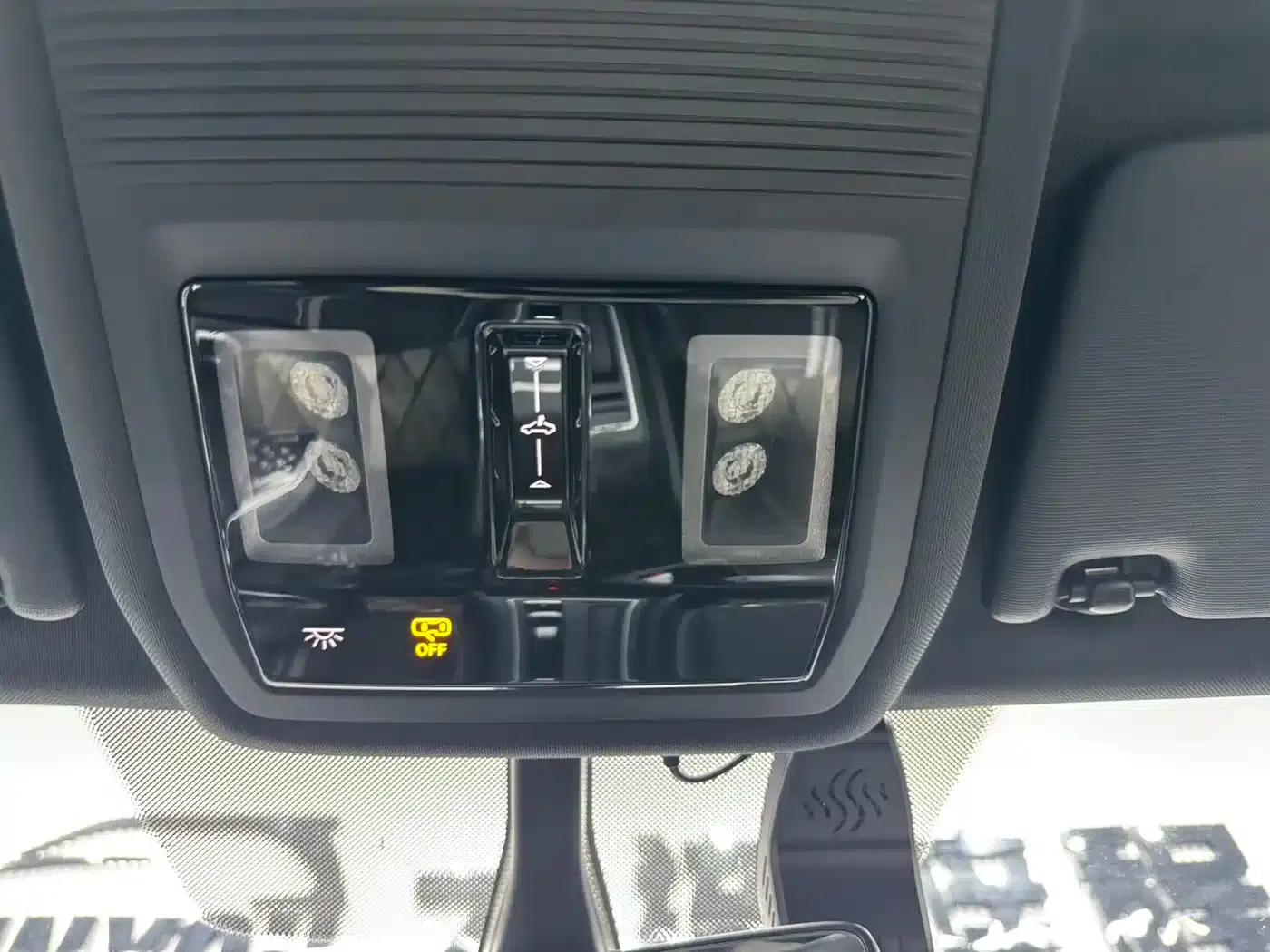 2023 Golf 280TSI DSG R-Line Lite — миниатюра 17