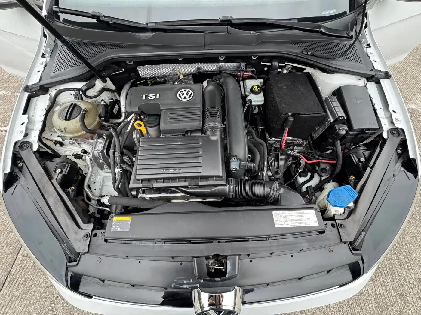 2016 Golf 230TSI Automatic Luxury — миниатюра 20