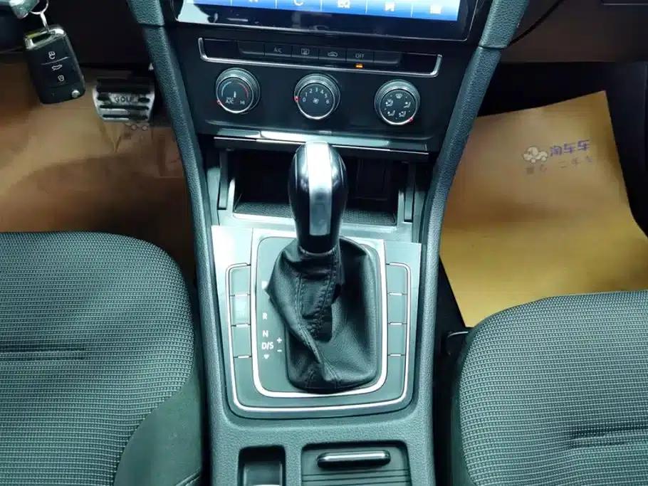 2018 Golf 230TSI Automatic Comfort — миниатюра 16