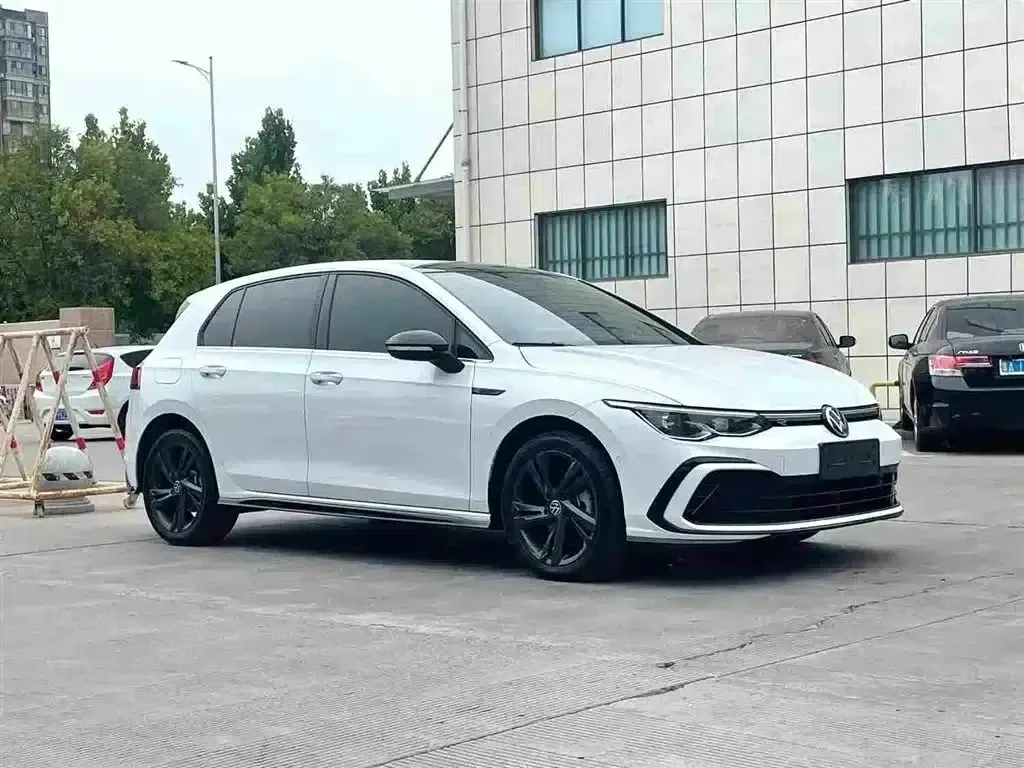 2023 Golf 280TSI DSG R-Line Lite — миниатюра 3