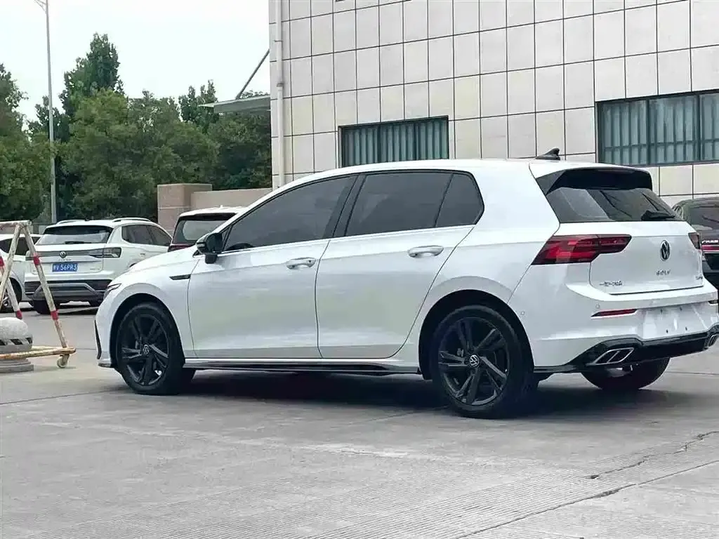 2023 Golf 280TSI DSG R-Line Lite — миниатюра 4