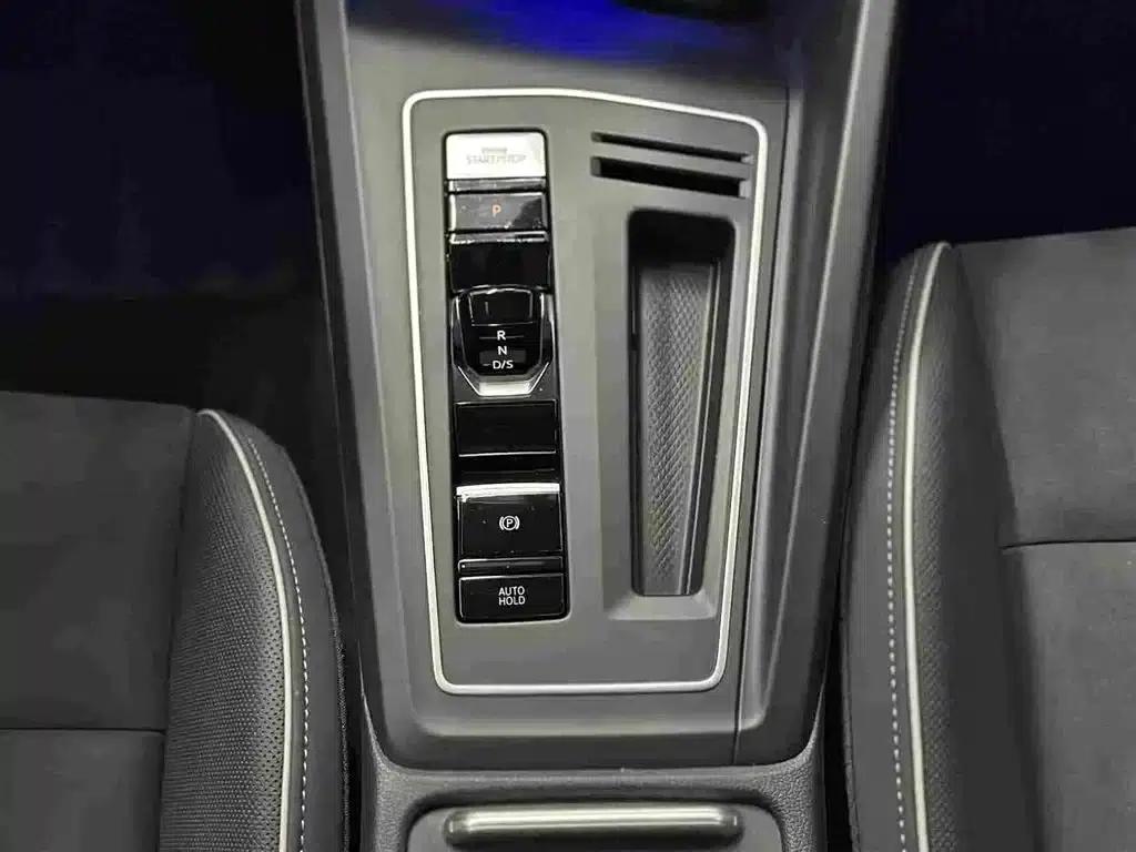 2023 Golf 280TSI DSG R-Line Lite — миниатюра 13