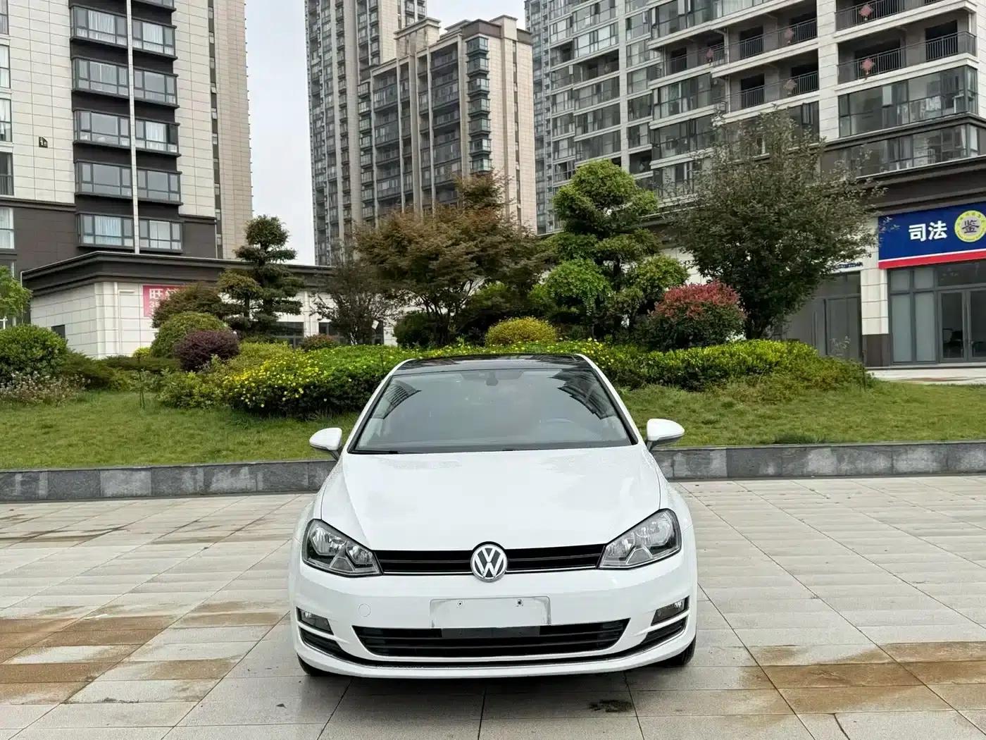 2015 Golf 1.4TSI Automatic Luxury — миниатюра 1