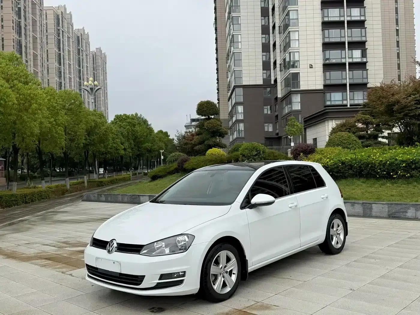 2015 Golf 1.4TSI Automatic Luxury — миниатюра 2