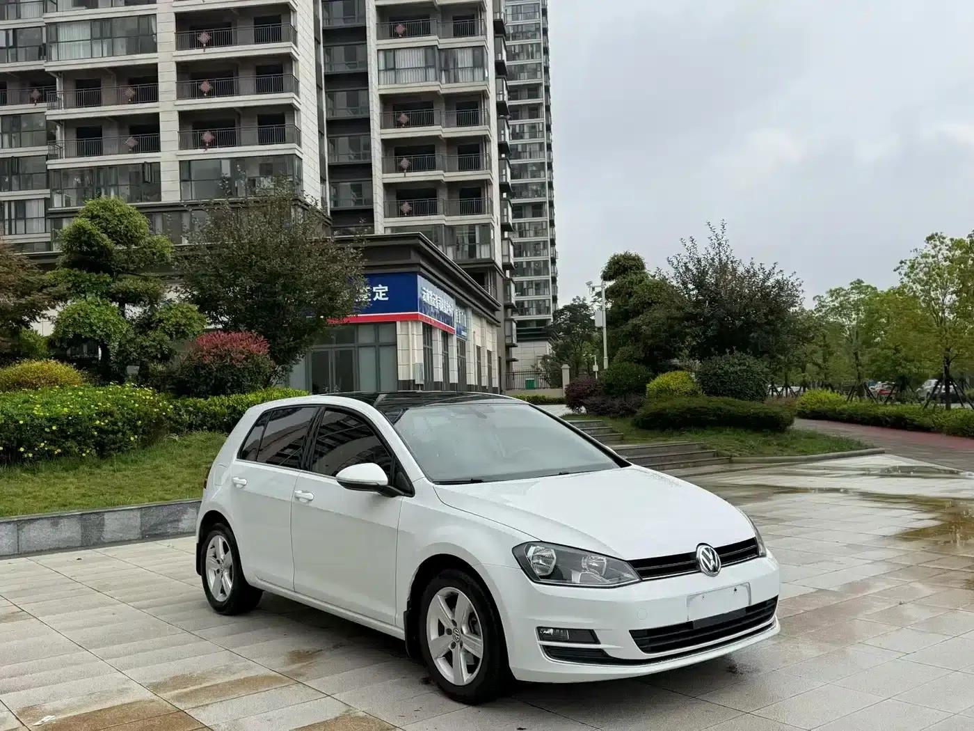 2015 Golf 1.4TSI Automatic Luxury — миниатюра 3