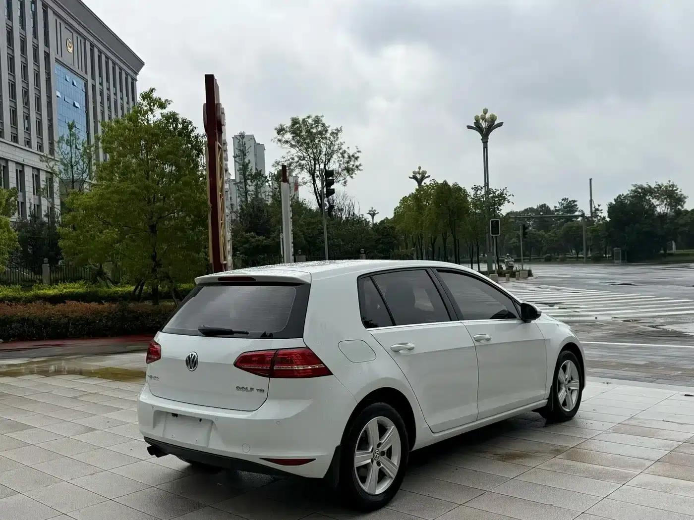 2015 Golf 1.4TSI Automatic Luxury — миниатюра 9