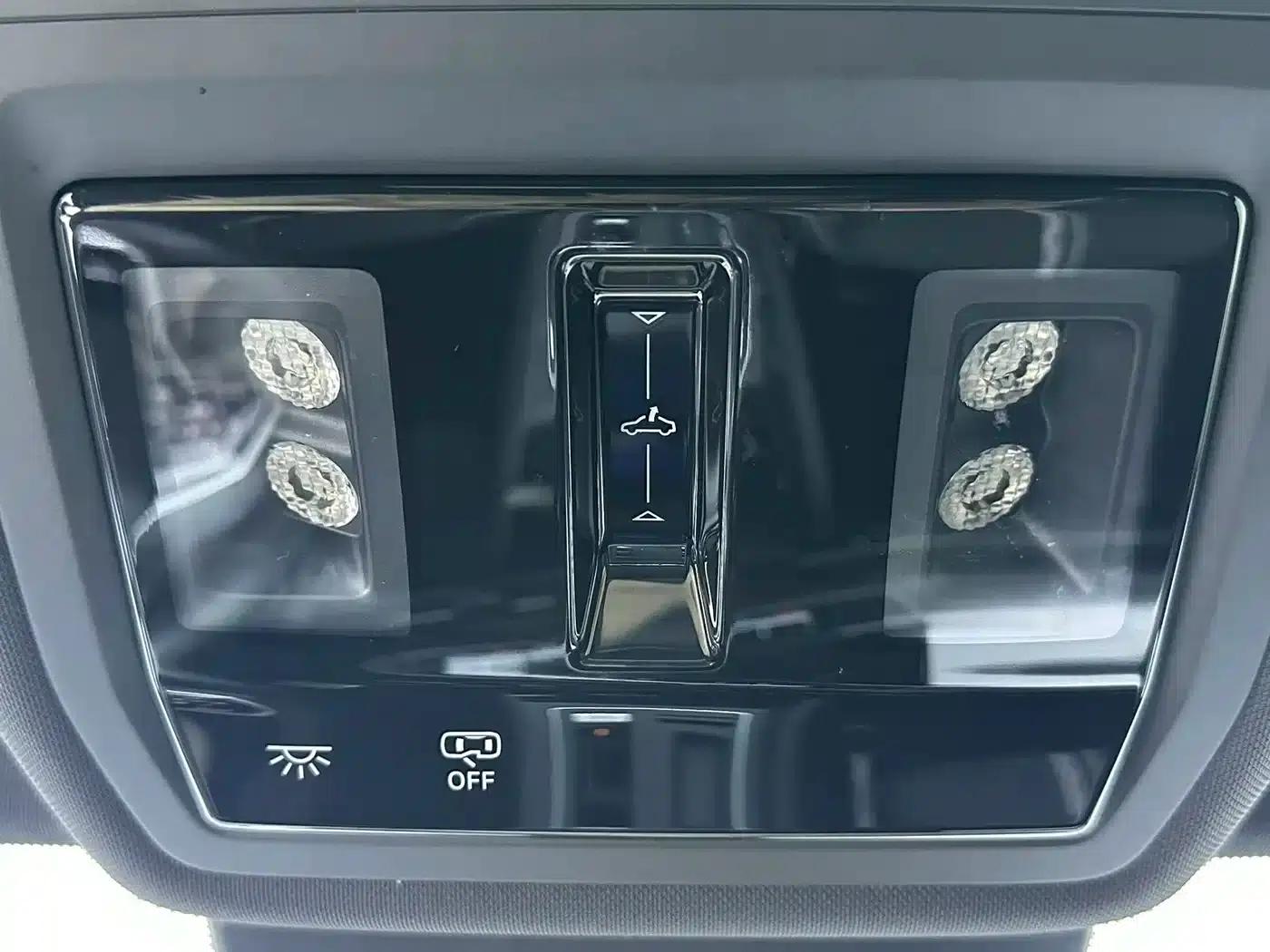 2023 Golf 280TSI DSG R-Line — миниатюра 18
