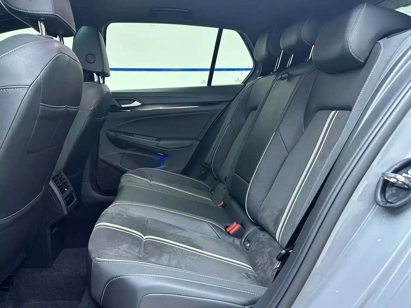 2023 Golf 280TSI DSG R-Line — миниатюра 9