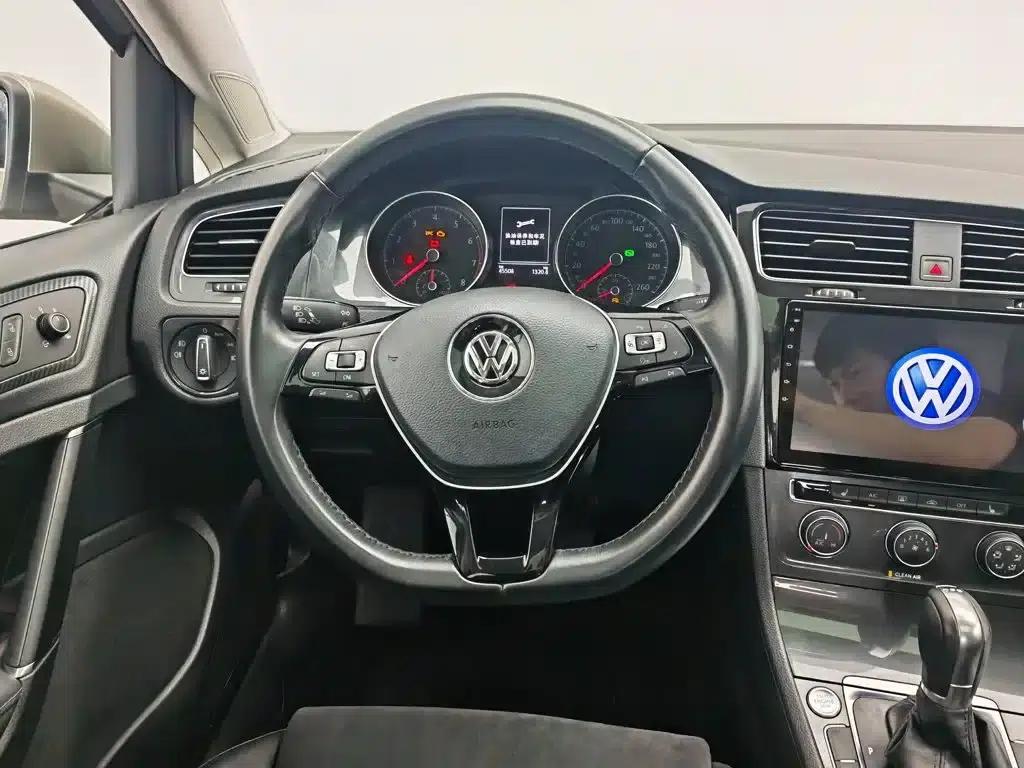 2018 Golf 230TSI Automatic Luxury — миниатюра 11