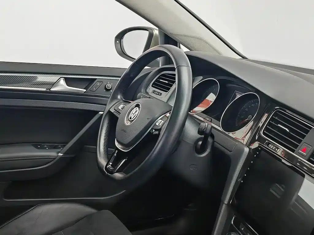 2018 Golf 230TSI Automatic Luxury — миниатюра 22