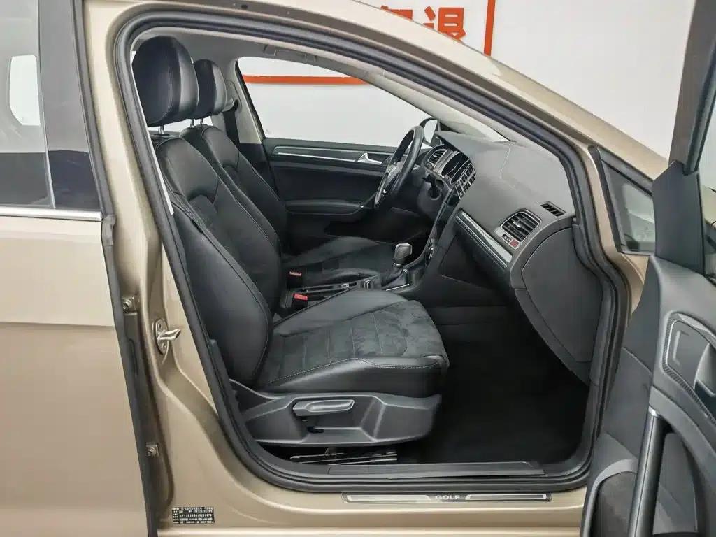 2018 Golf 230TSI Automatic Luxury — миниатюра 23