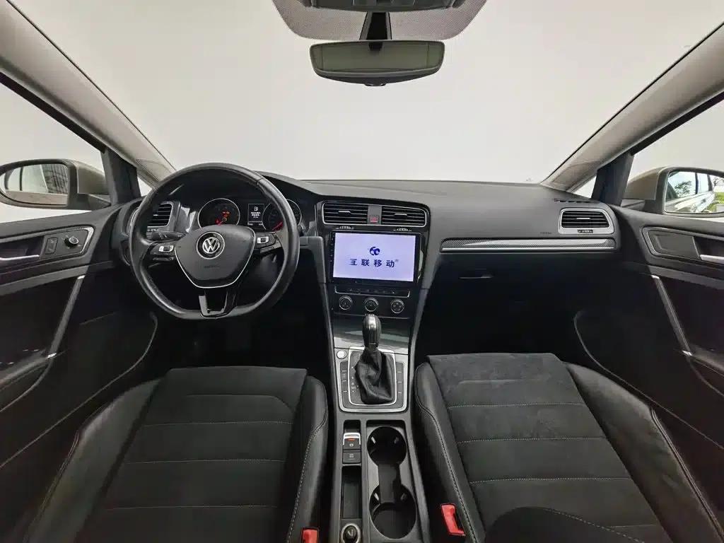 2018 Golf 230TSI Automatic Luxury — миниатюра 5