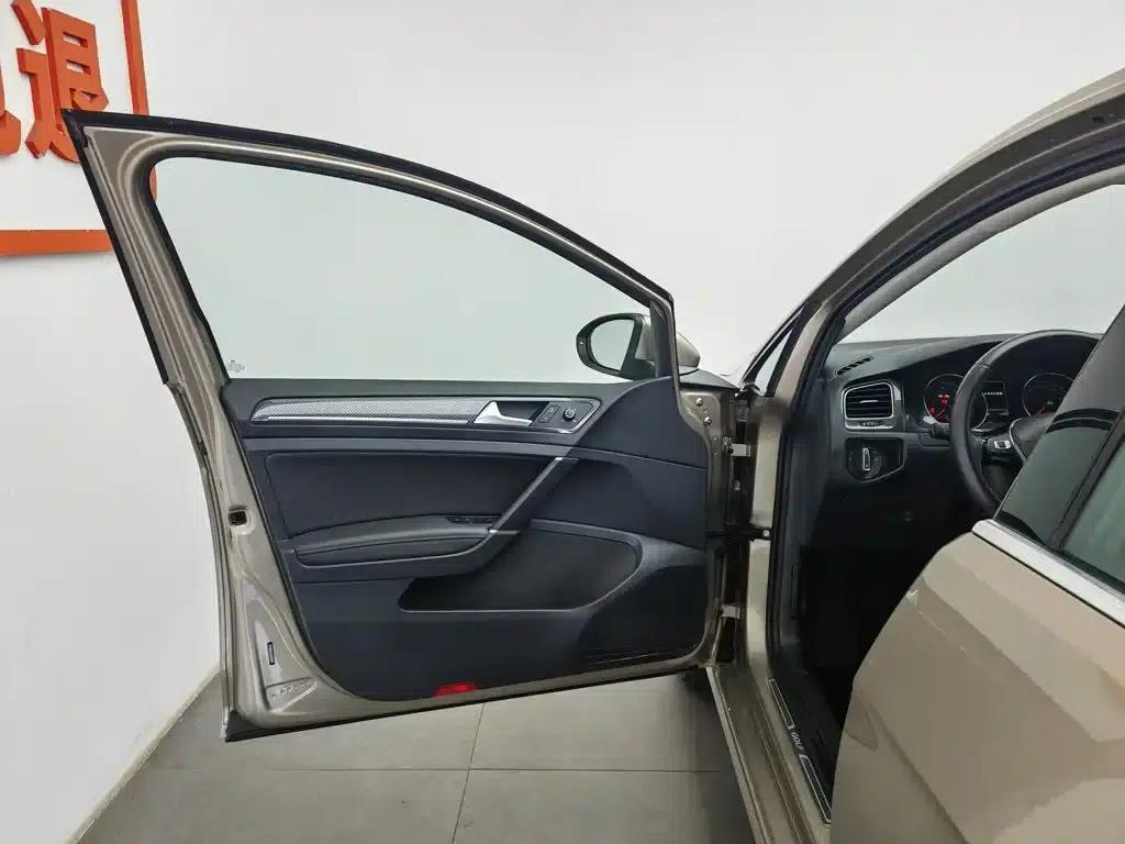 2018 Golf 230TSI Automatic Luxury — миниатюра 8