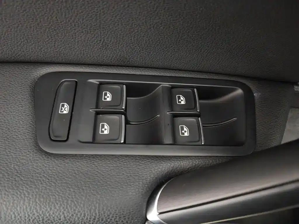 2018 Golf 230TSI Automatic Luxury — миниатюра 9