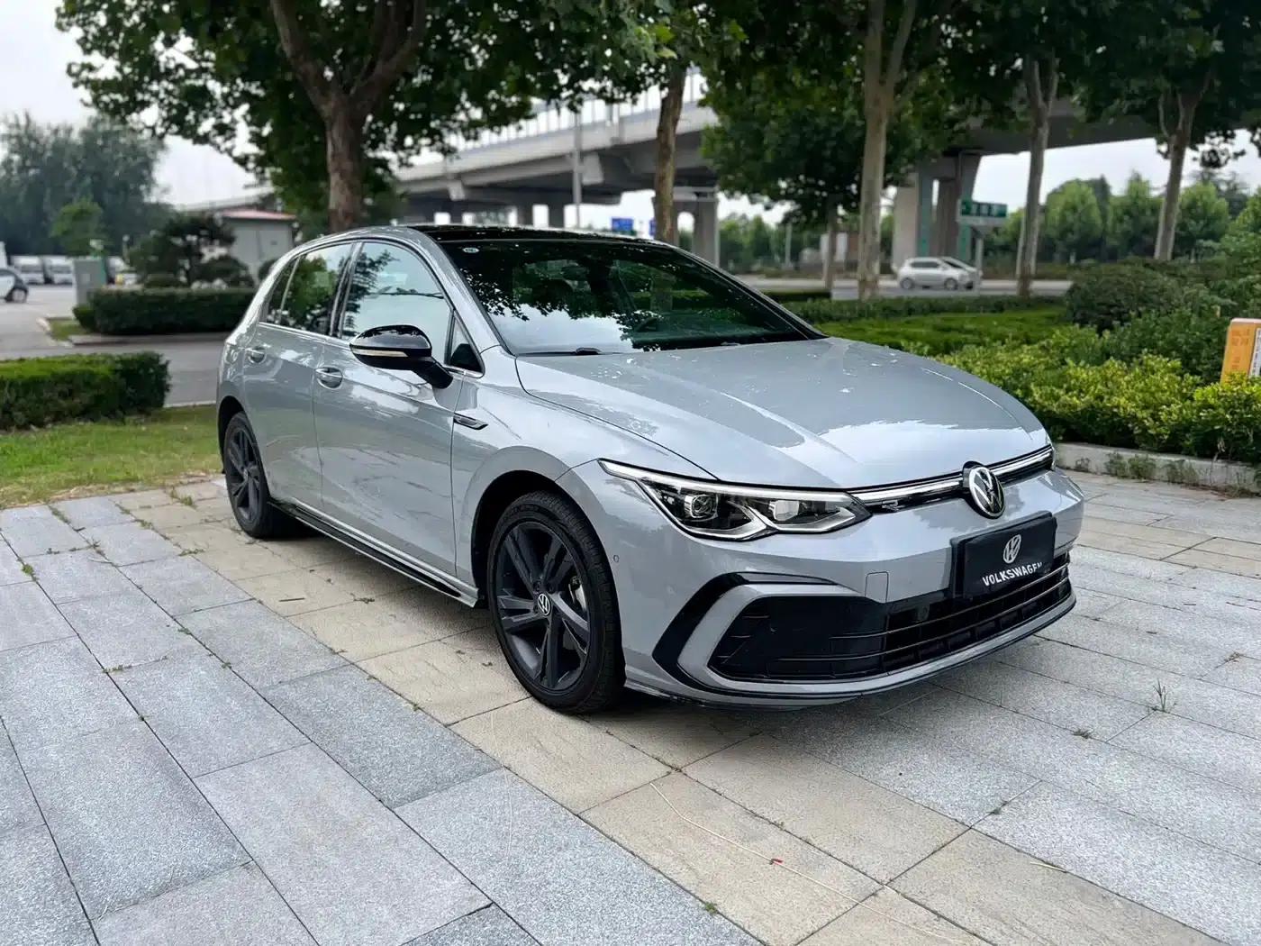 2023 Golf 280TSI DSG R-Line — миниатюра 2