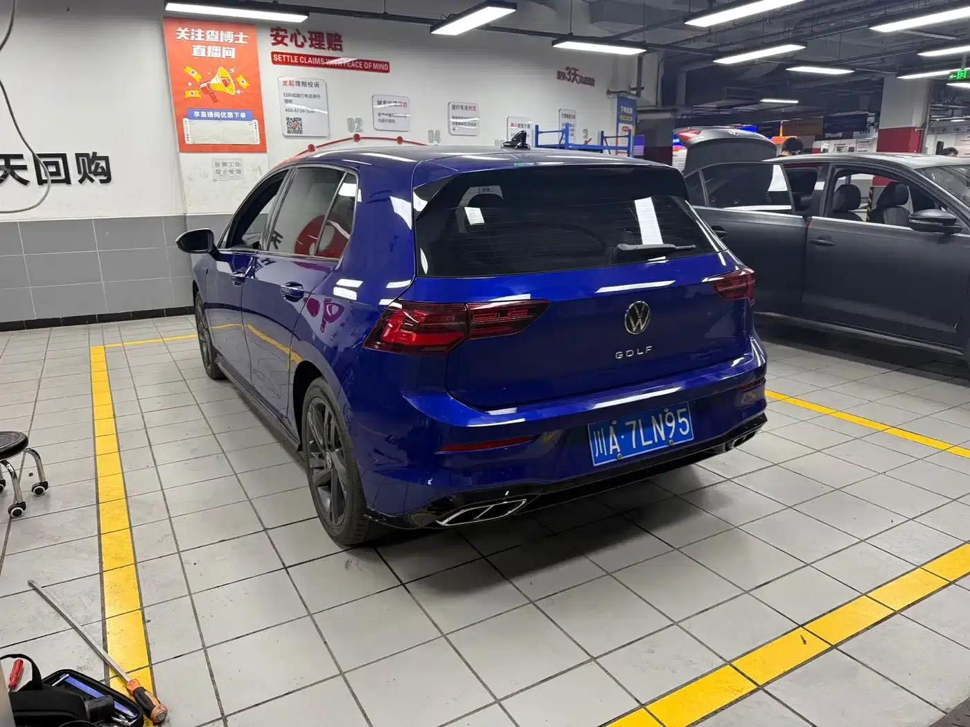 2023 Golf 280TSI DSG R-Line — миниатюра 3