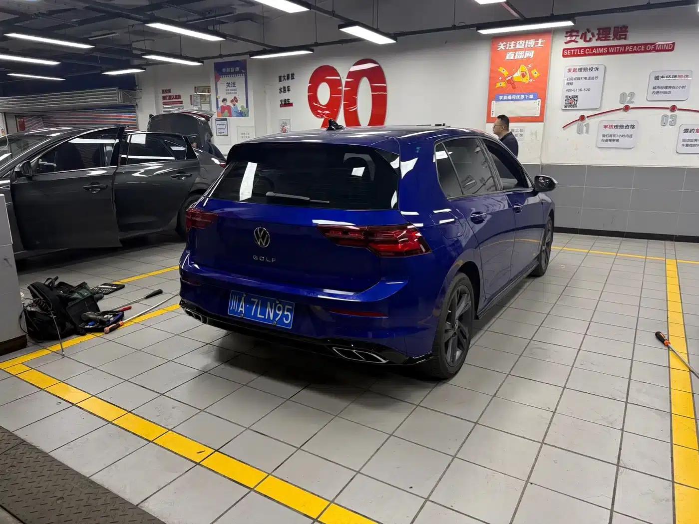 2023 Golf 280TSI DSG R-Line — миниатюра 4