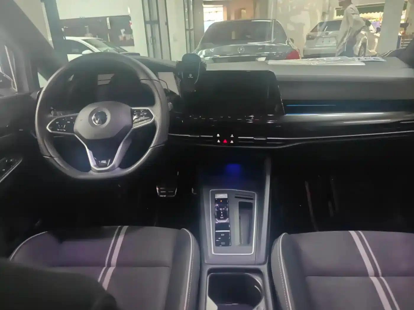 2023 Golf 280TSI DSG R-Line Lite — миниатюра 2