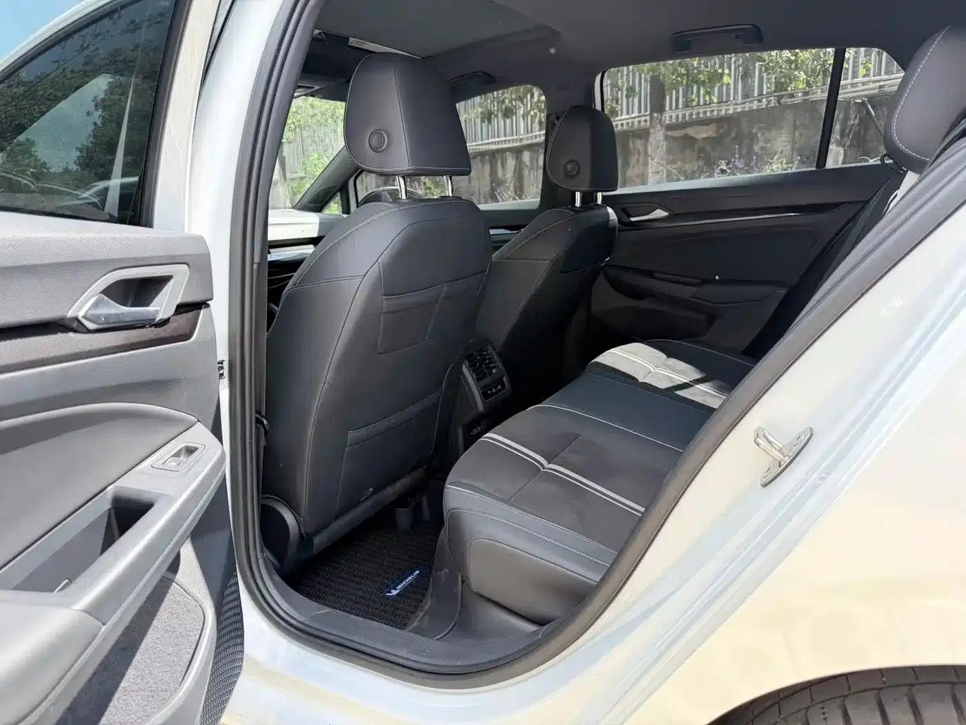 2023 Golf Facelift 280TSI DSG R-Line Lite — миниатюра 11
