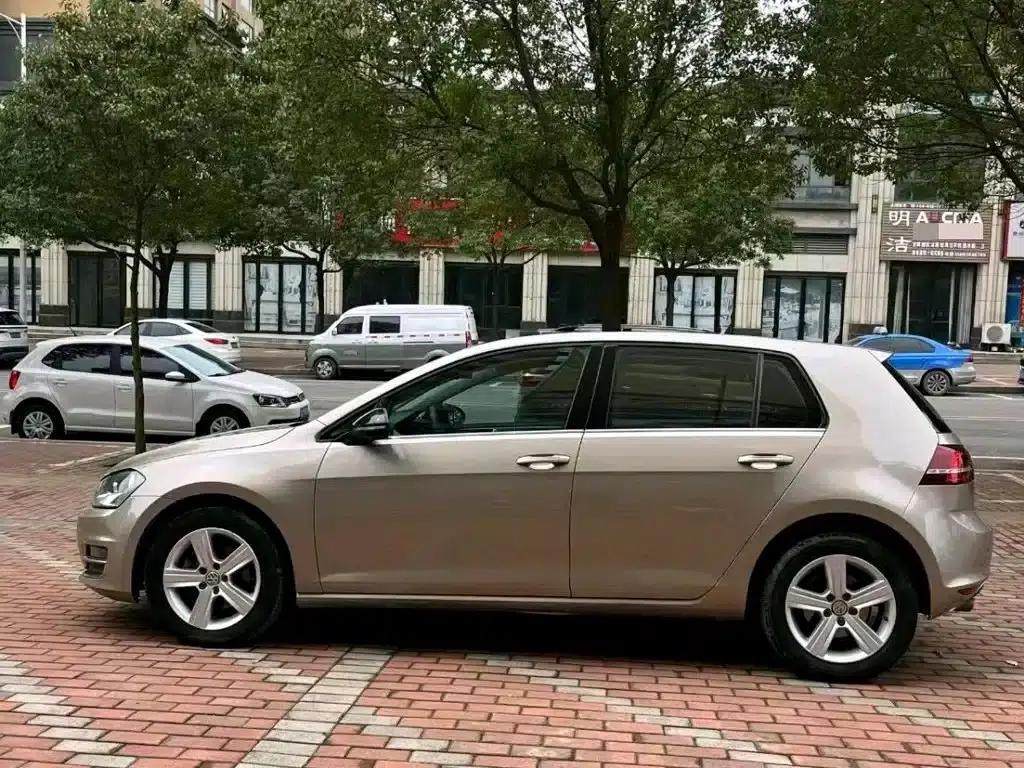 2017 Golf 230TSI Automatic Comfort Millionth Unit Commemorative Edition — миниатюра 9
