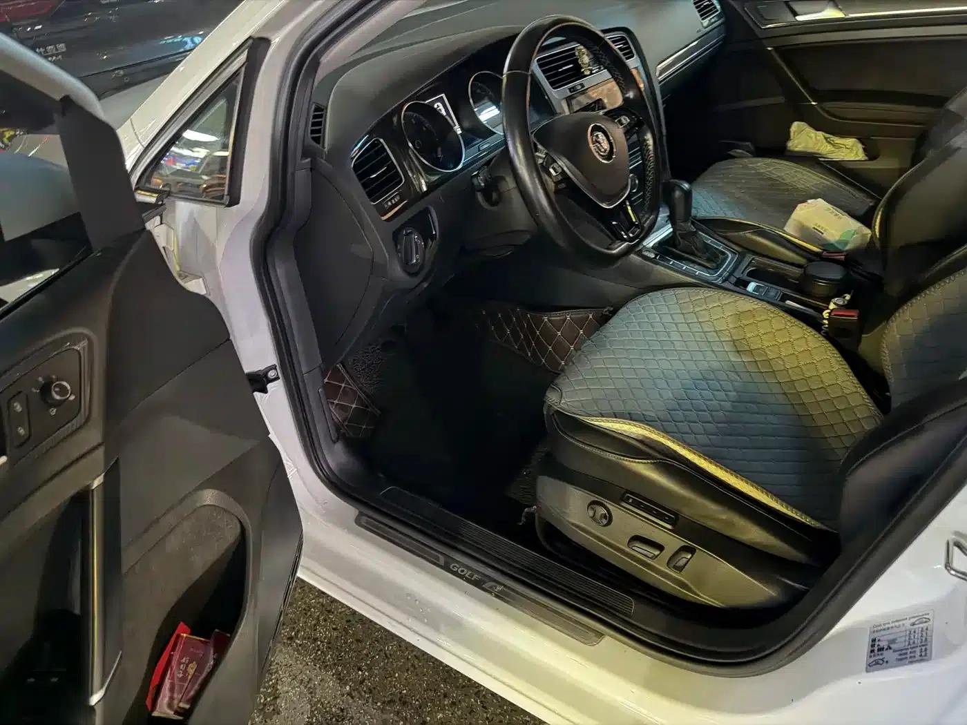 2018 Golf 230TSI Automatic Luxury — миниатюра 2
