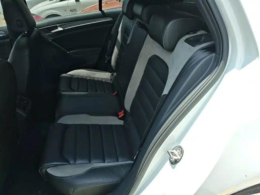 2017 Golf 280TSI Automatic R-Line Millionth Unit Edition — миниатюра 17
