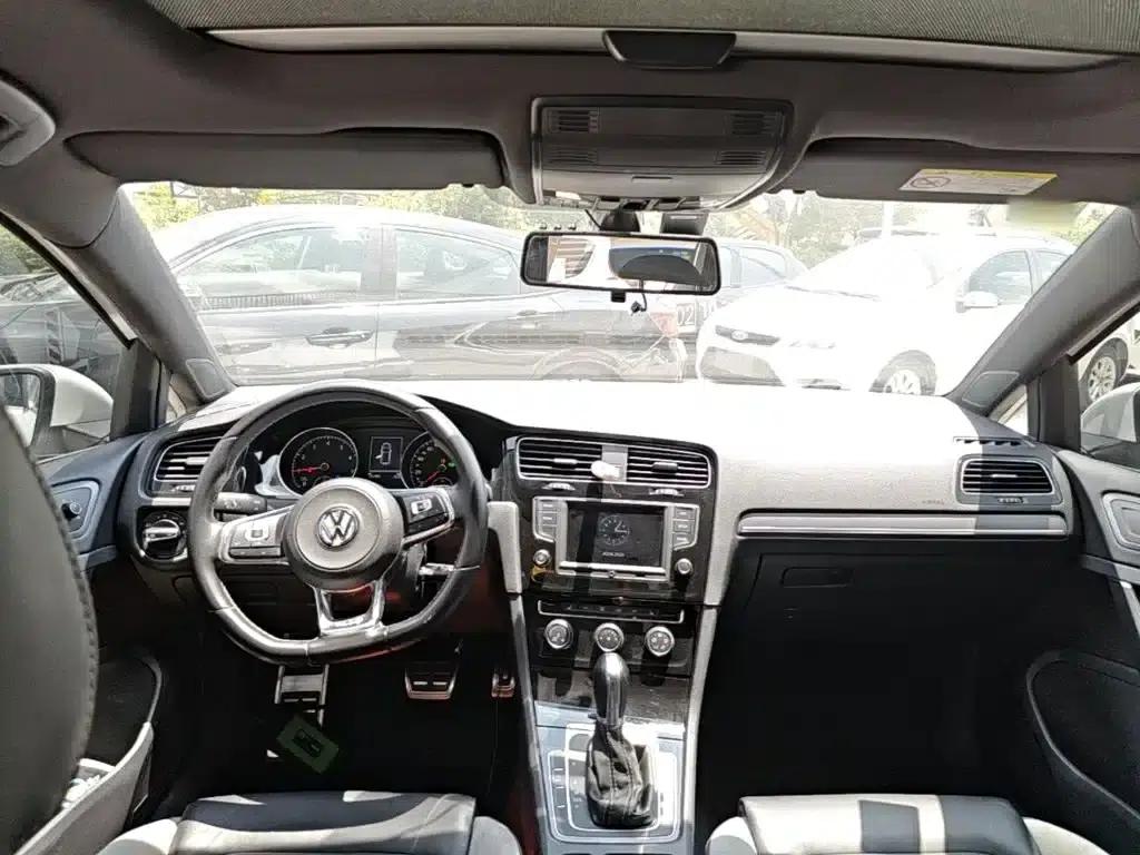 2017 Golf 280TSI Automatic R-Line Millionth Unit Edition — миниатюра 10