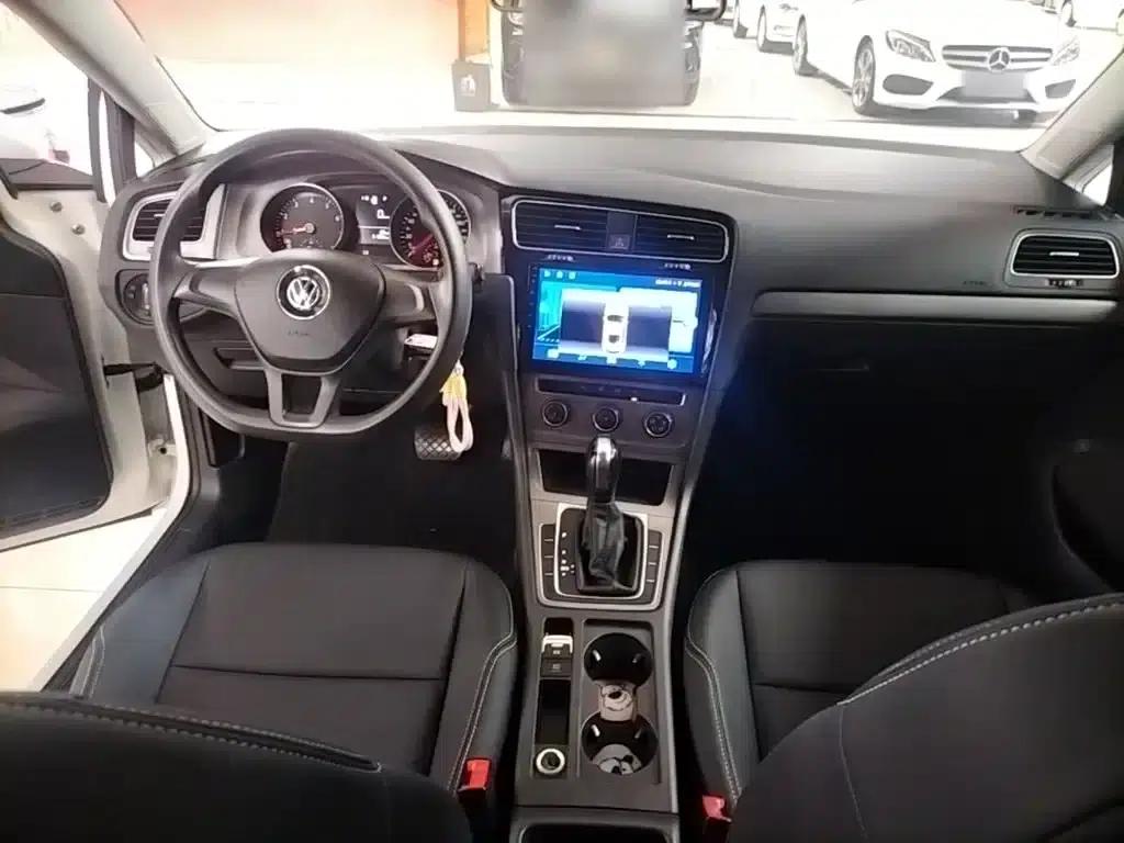 2016 Golf 1.6L Automatic Fashion Edition — миниатюра 10