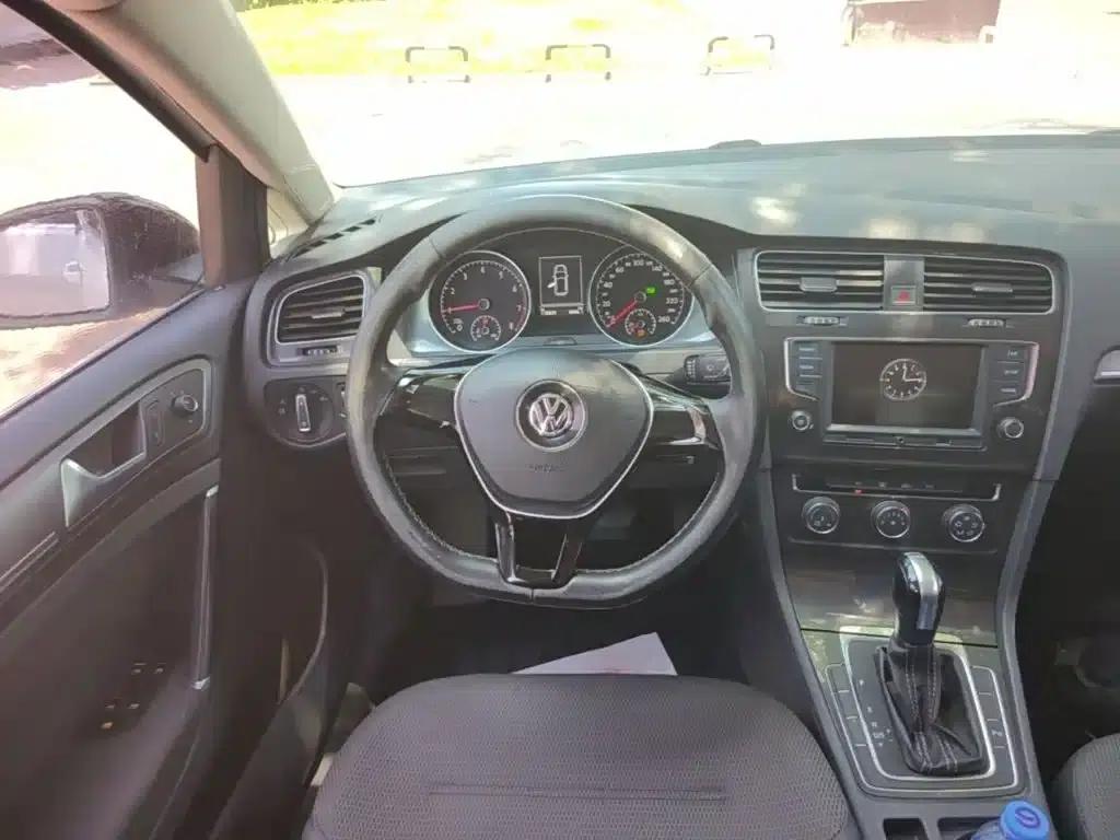 2017 Golf 230TSI Automatic Comfort Millionth Unit Commemorative Edition — миниатюра 11