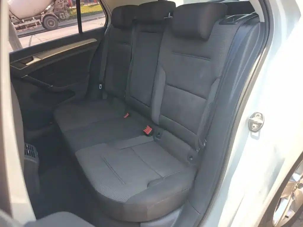 2017 Golf 230TSI Automatic Comfort Millionth Unit Commemorative Edition — миниатюра 17