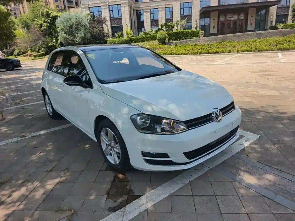 2017 Golf 230TSI Automatic Comfort Millionth Unit Commemorative Edition — миниатюра 4