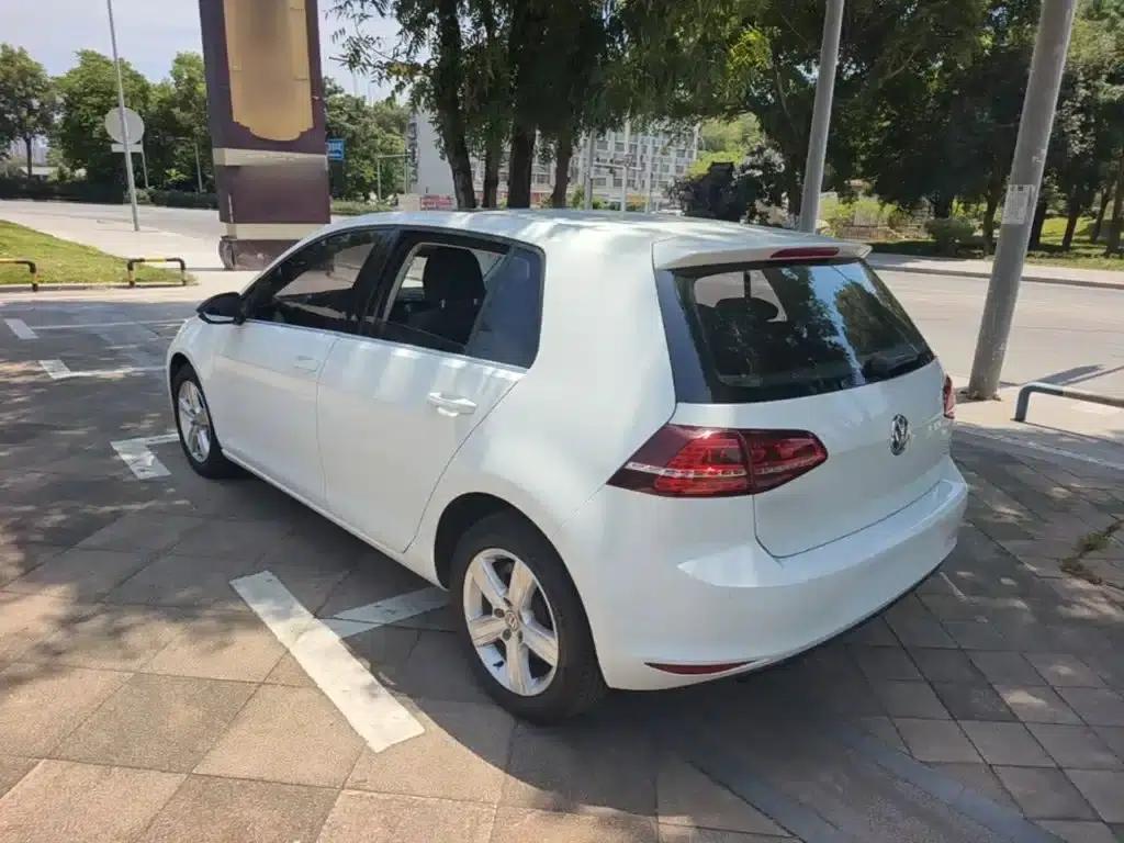 2017 Golf 230TSI Automatic Comfort Millionth Unit Commemorative Edition — миниатюра 5